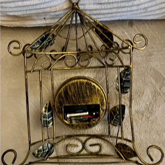 Elegant Gold Wall Clock - Picture 3 of 4